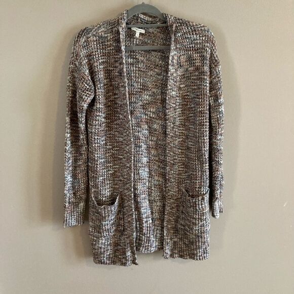 😊3/$30
“Goes with Anything” Maurices Cardigan Size Small - Picture 5 of 12